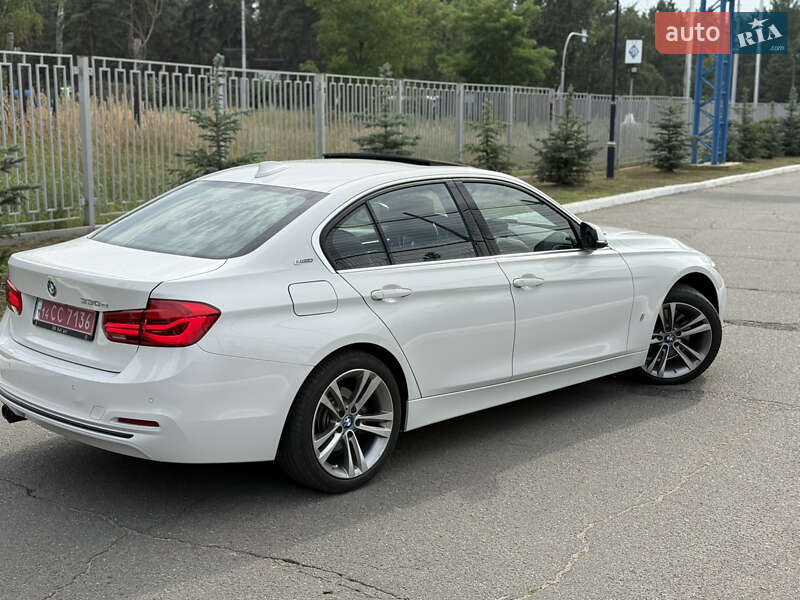Седан BMW 3 Series 2017 в Киеве
