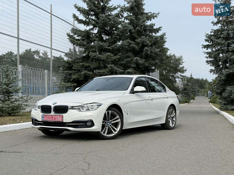 Седан BMW 3 Series 2017 в Киеве