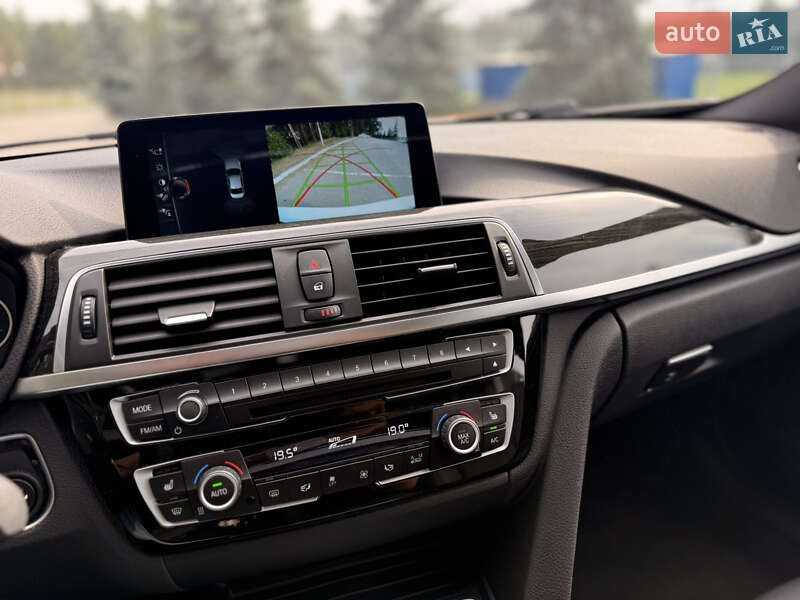 Седан BMW 3 Series 2017 в Киеве