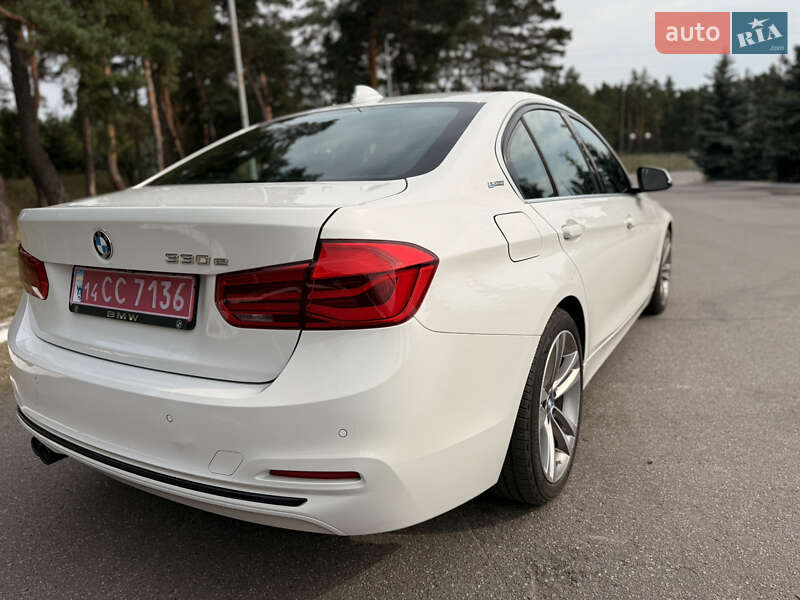 Седан BMW 3 Series 2017 в Киеве