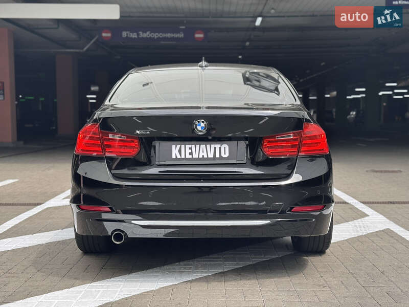 Седан BMW 3 Series 2013 в Киеве