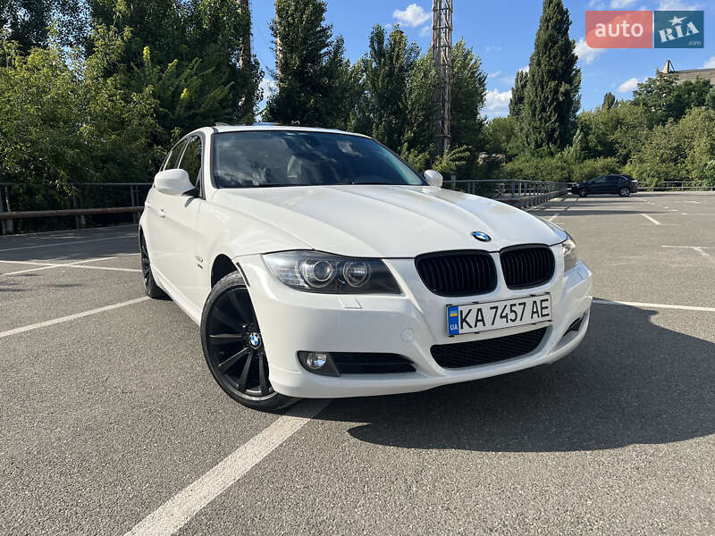 BMW 3 Series 2011