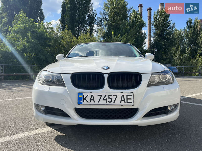 Седан BMW 3 Series 2011 в Киеве