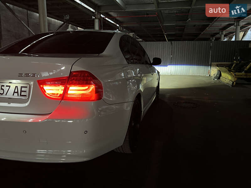 Седан BMW 3 Series 2011 в Киеве