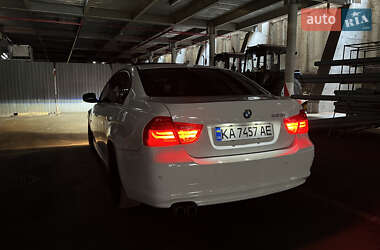 Седан BMW 3 Series 2011 в 