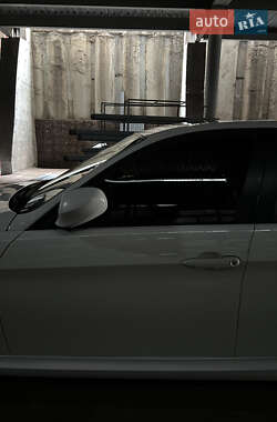 Седан BMW 3 Series 2011 в 