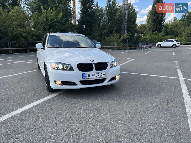 Седан BMW 3 Series 2011 в Киеве