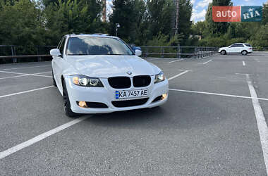 Седан BMW 3 Series 2011 в 