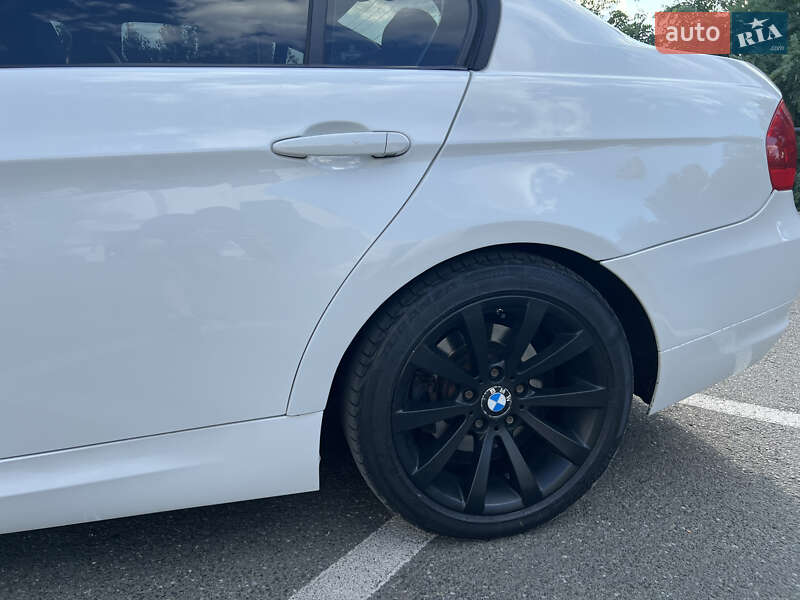 Седан BMW 3 Series 2011 в Киеве