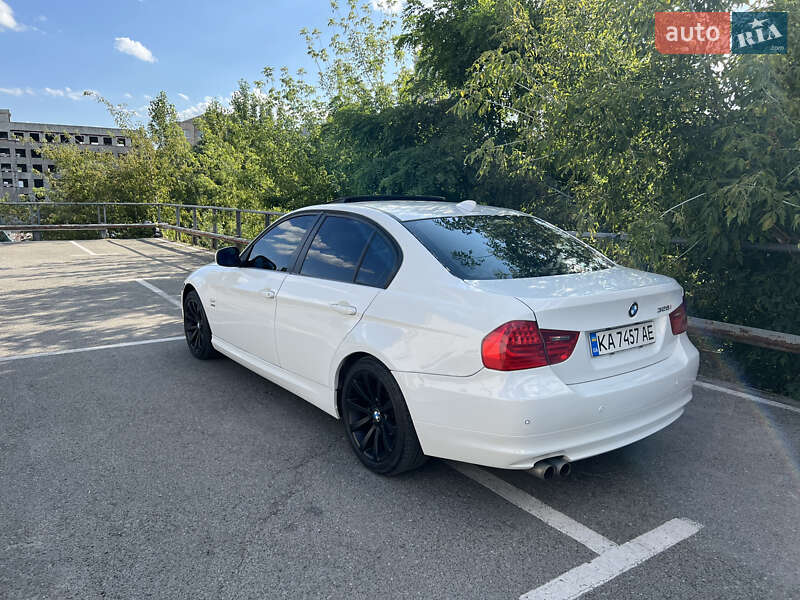 Седан BMW 3 Series 2011 в Киеве