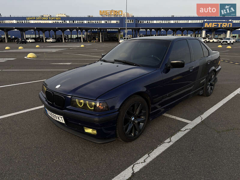 Седан BMW 3 Series 1996 в Киеве