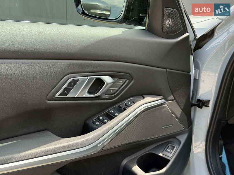 Седан BMW 3 Series 2023 в Львові фото 26 Седан BMW 3 Series 2023 в Львові