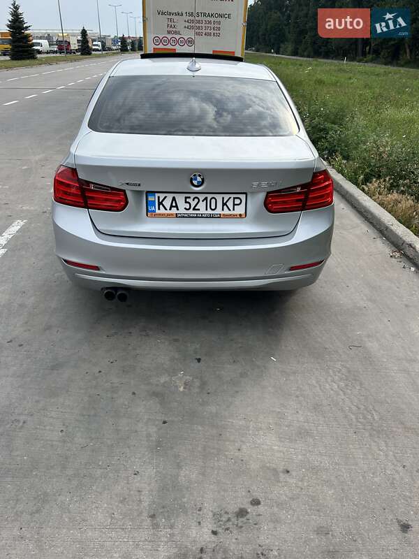 Седан BMW 3 Series 2015 в Киеве