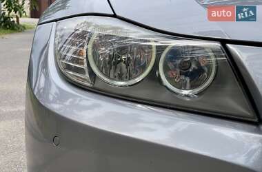 Седан BMW 3 Series 2011 в 