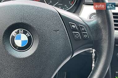 Седан BMW 3 Series 2011 в 