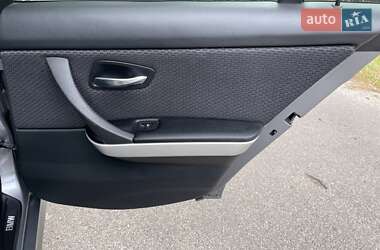 Седан BMW 3 Series 2011 в 