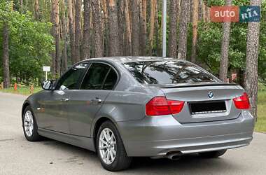 Седан BMW 3 Series 2011 в 