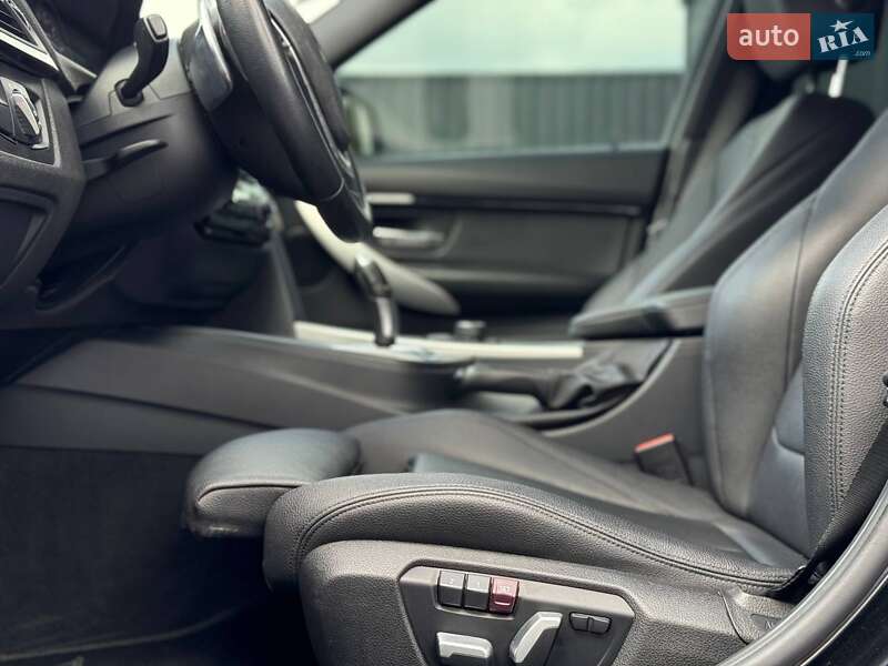 Седан BMW 3 Series 2016 в Львові