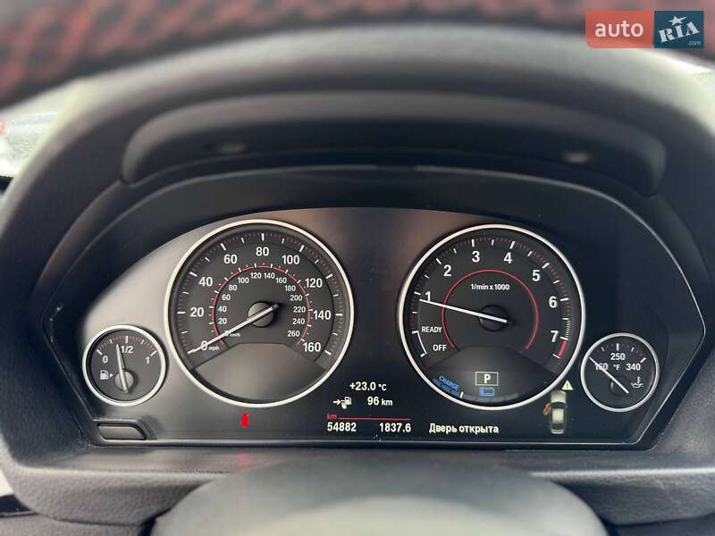 Седан BMW 3 Series 2016 в Львові