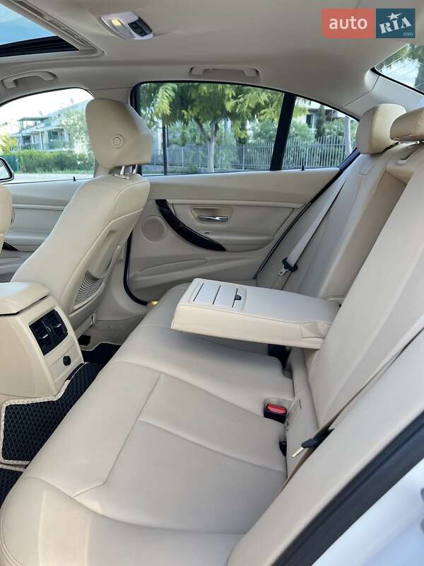 Седан BMW 3 Series 2013 в Львові