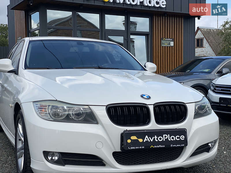 Седан BMW 3 Series 2009 в Луцке