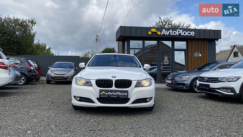 Седан BMW 3 Series 2009 в Луцке