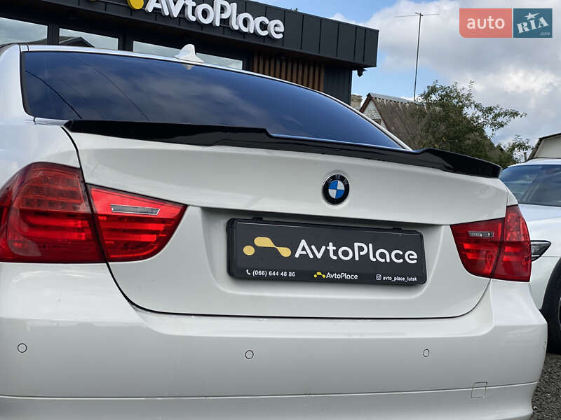 Седан BMW 3 Series 2009 в Луцке