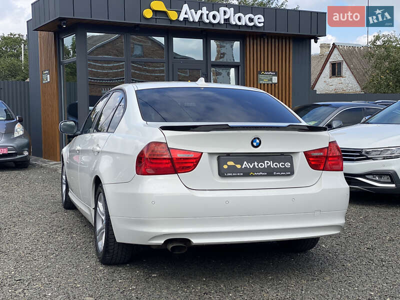 Седан BMW 3 Series 2009 в Луцке
