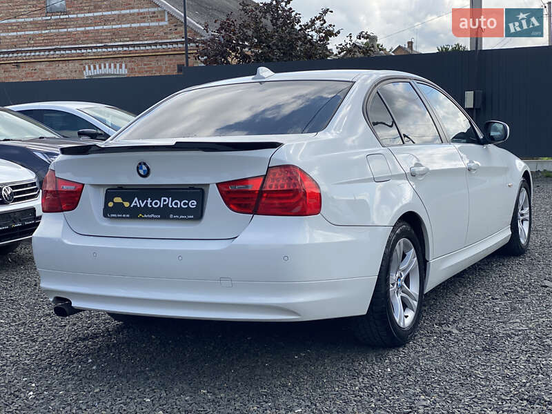Седан BMW 3 Series 2009 в Луцке