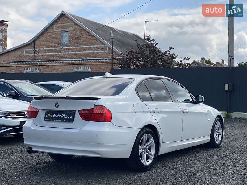 Седан BMW 3 Series 2009 в Луцке