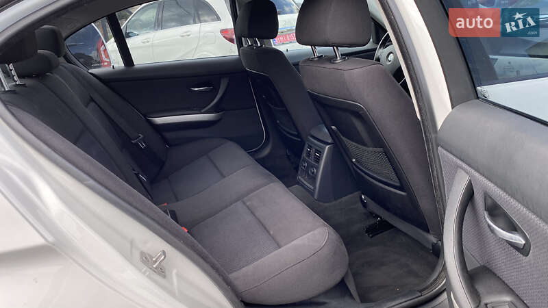 Седан BMW 3 Series 2009 в Луцке