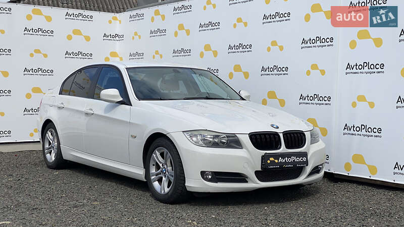 Седан BMW 3 Series 2009 в Луцке