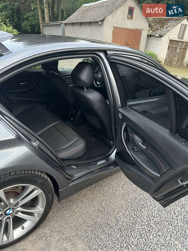 Седан BMW 3 Series 2015 в Буске