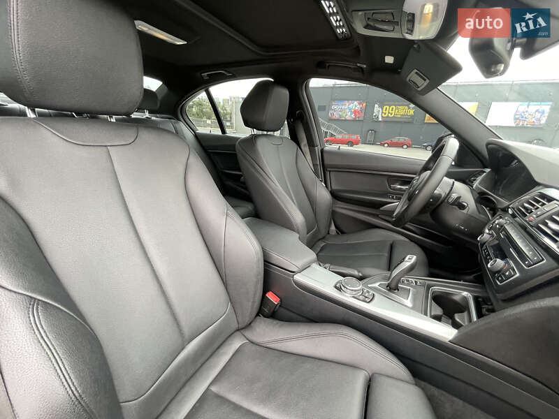 Седан BMW 3 Series 2015 в Киеве