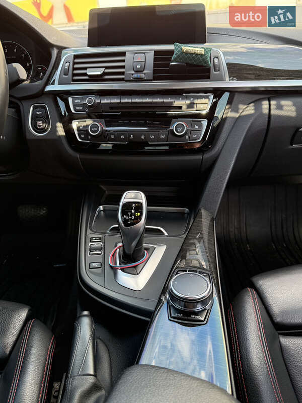 Седан BMW 3 Series 2017 в Киеве