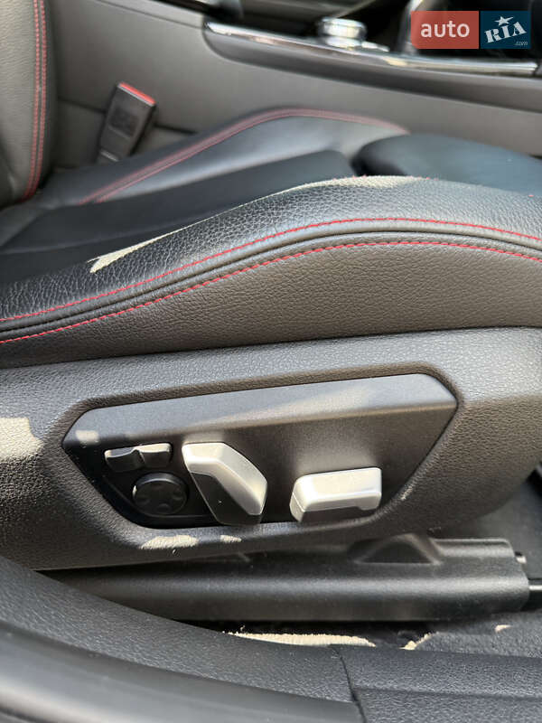 Седан BMW 3 Series 2017 в Киеве