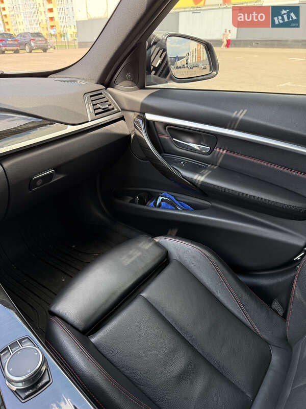 Седан BMW 3 Series 2017 в Киеве