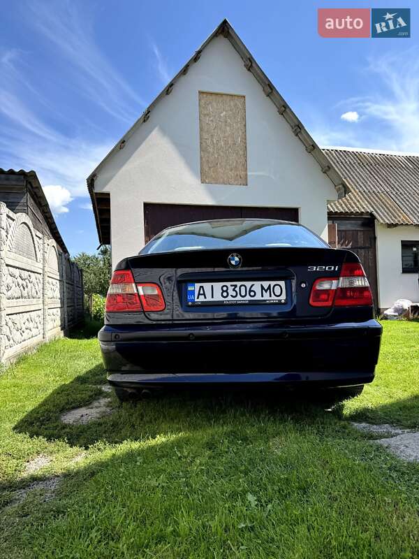 Седан BMW 3 Series 2002 в Млинове