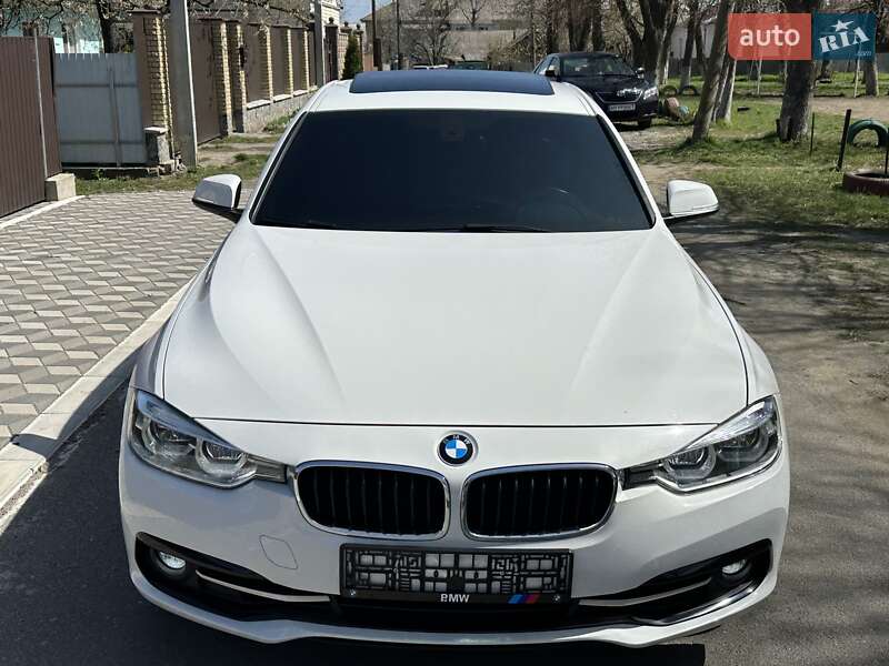 Седан BMW 3 Series 2018 в Тульчині
