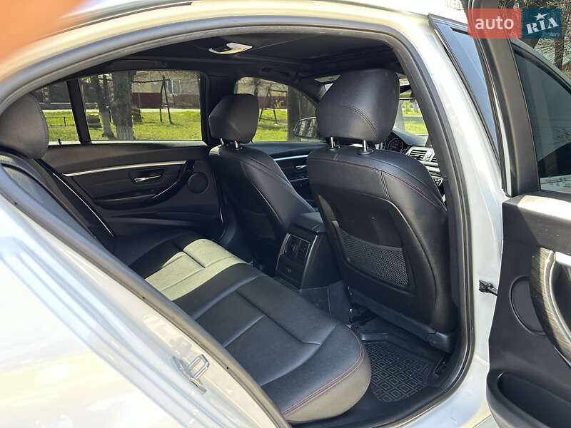 Седан BMW 3 Series 2018 в Тульчині
