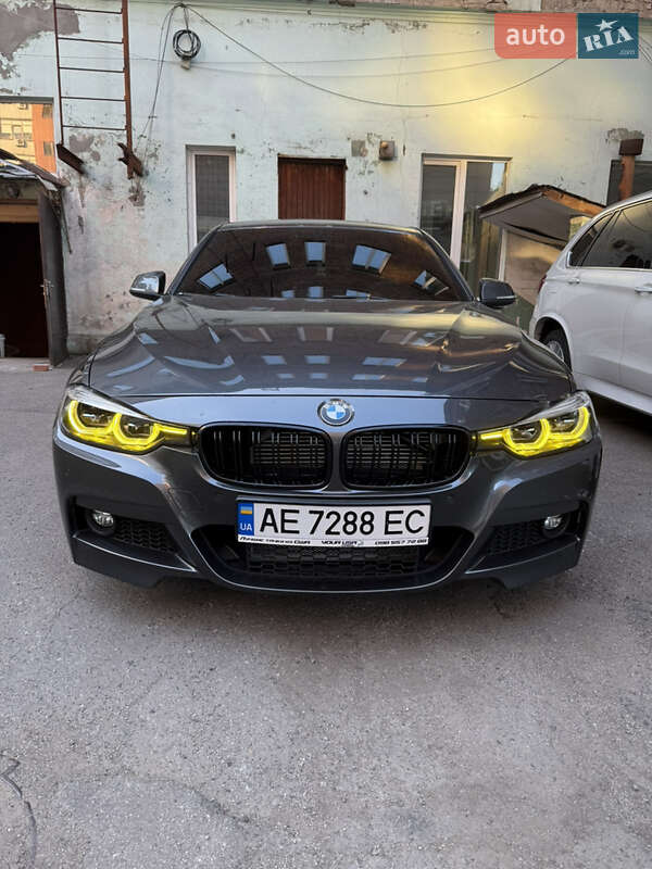 Седан BMW 3 Series 2017 в Днепре