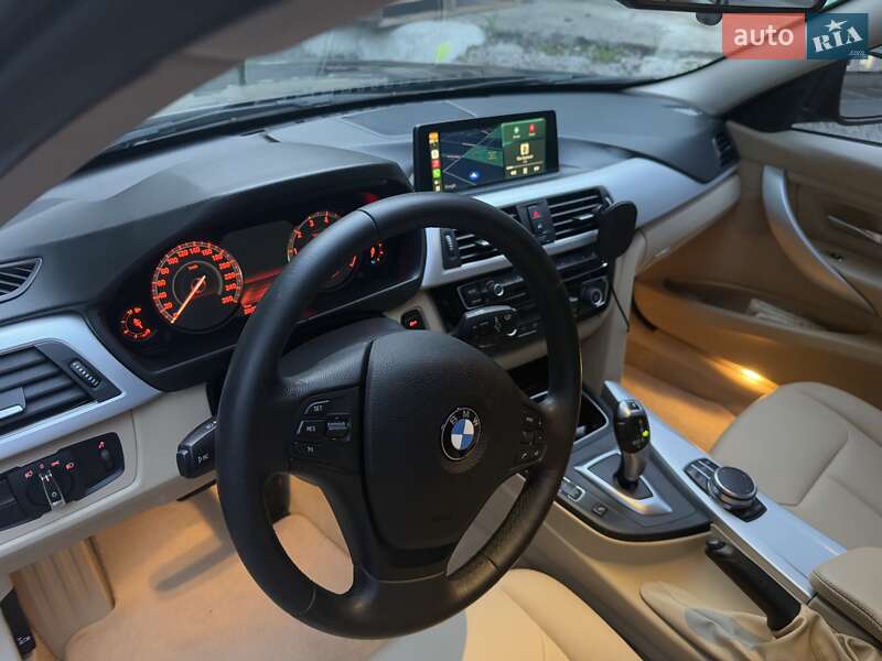 Седан BMW 3 Series 2016 в Киеве
