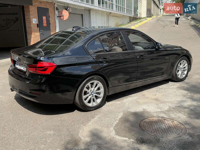 Седан BMW 3 Series 2016 в Киеве
