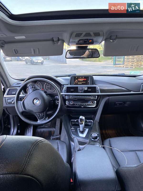 Седан BMW 3 Series 2016 в Луцке