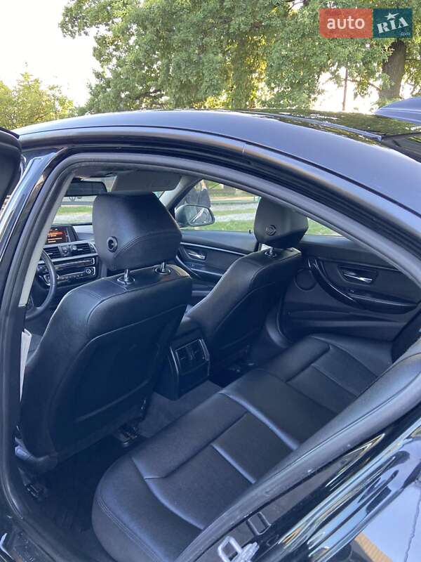 Седан BMW 3 Series 2016 в Луцке