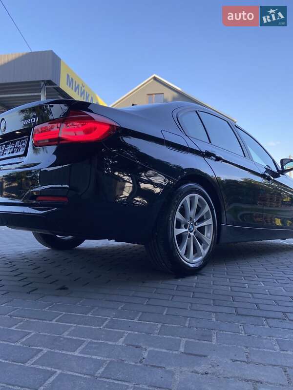 Седан BMW 3 Series 2016 в Луцке