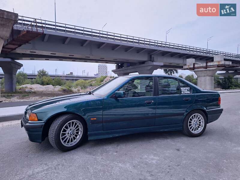 Седан BMW 3 Series 1997 в Киеве
