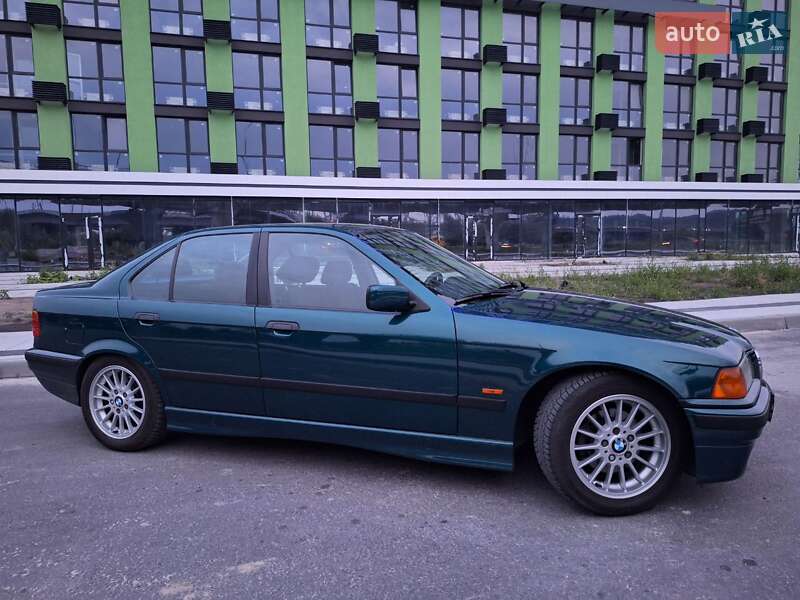 Седан BMW 3 Series 1997 в Киеве