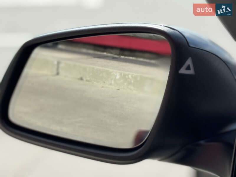 Седан BMW 3 Series 2017 в Киеве