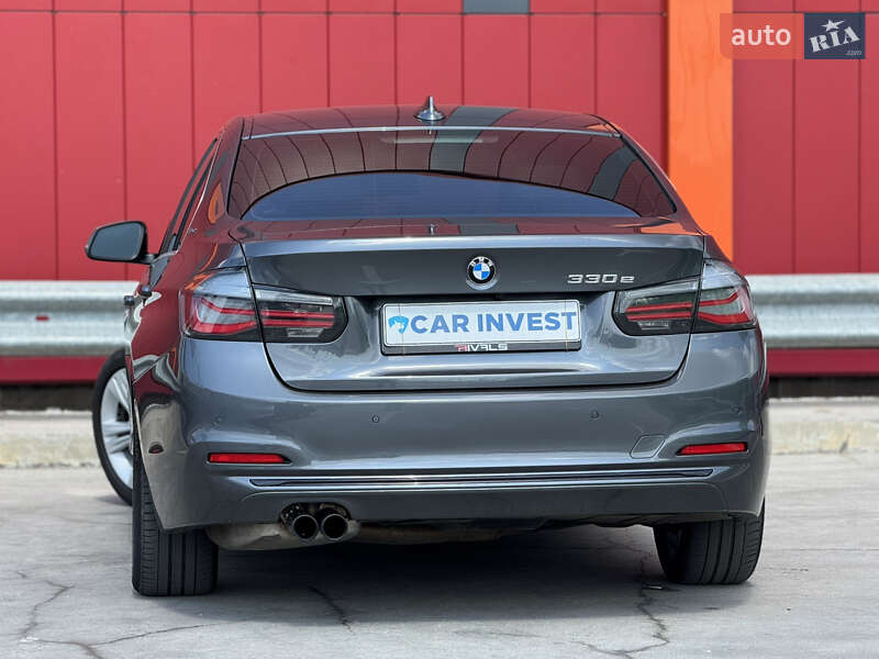 Седан BMW 3 Series 2017 в Киеве